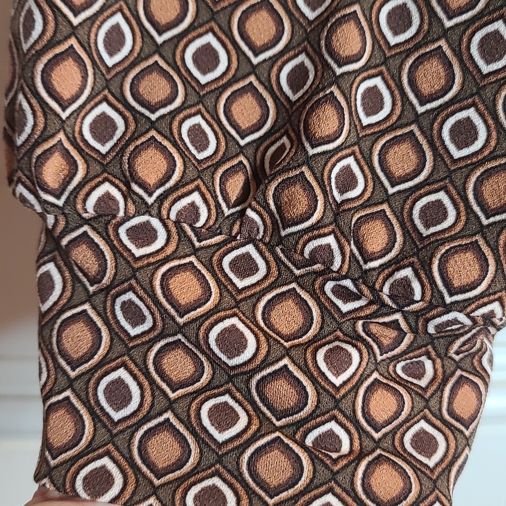 Adrianna Papell Geometric Pattern Top - Picture 4 of 7